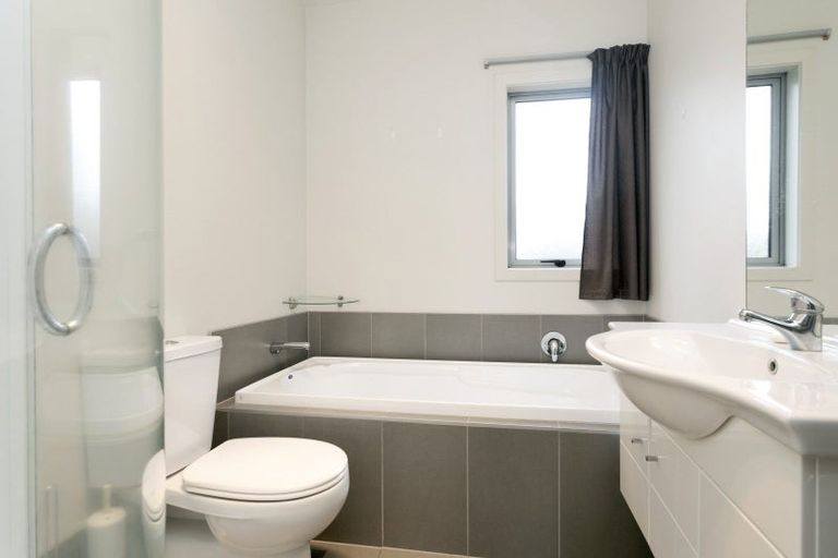 Photo of property in 23 Parata Street, Two Mile Bay, Taupo, 3330