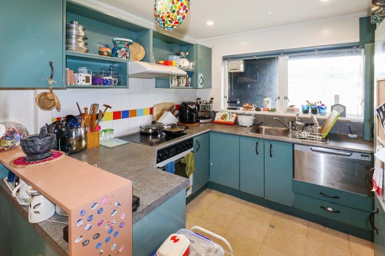 Photo of property in 97 Churton Drive, Churton Park, Wellington, 6037