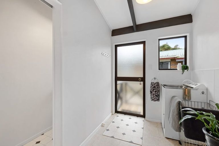 Photo of property in 105 Poplar Grove, Whalers Gate, New Plymouth, 4310