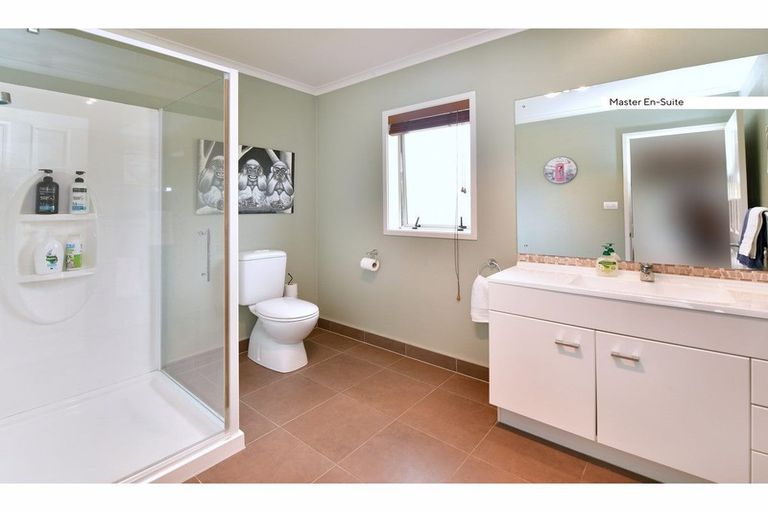 Photo of property in 52 Puhoi Road, Puhoi, Warkworth, 0994