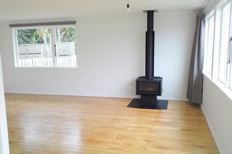 Photo of property in 5 Tohu Place, Spotswood, New Plymouth, 4310