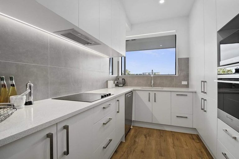 Photo of property in 37 Peihana Road, Hobsonville, Auckland, 0616