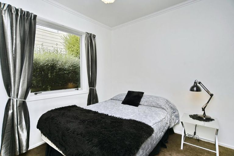 Photo of property in 15 Hargest Crescent, Sydenham, Christchurch, 8023