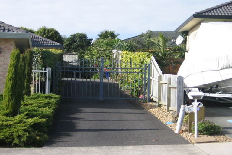 Photo of property in 6 Moycullien Lane, East Tamaki Heights, Auckland, 2016