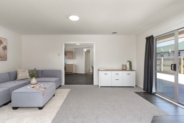 Photo of property in 379 Yaldhurst Road, Russley, Christchurch, 8042