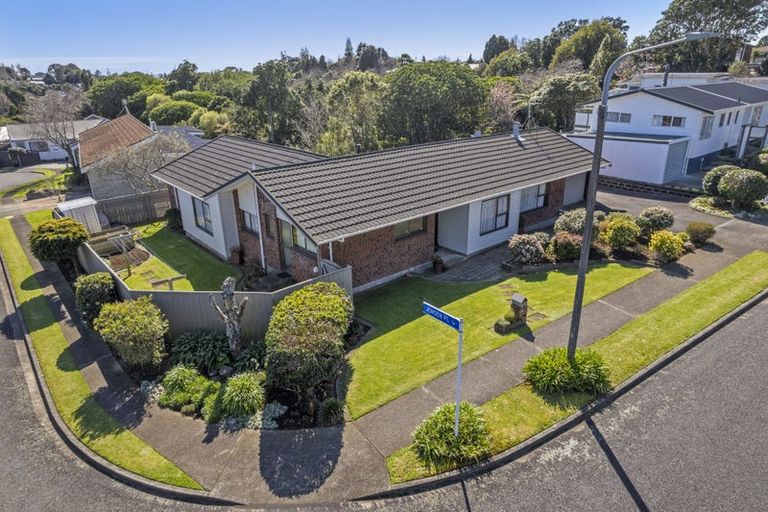 Photo of property in 20 Fairfax Terrace, Frankleigh Park, New Plymouth, 4310