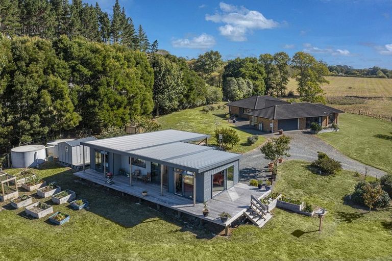 Photo of property in 16 Kennedy Road, Dairy Flat, Albany, 0792