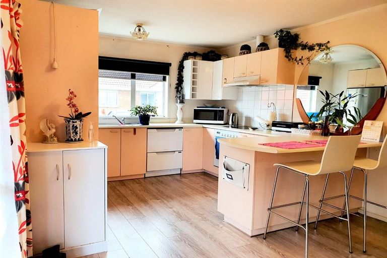 Photo of property in 3a Central Park Drive, Te Atatu South, Auckland, 0610