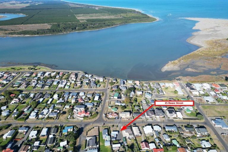 Photo of property in 15 Roore Street, Foxton Beach, Foxton, 4815