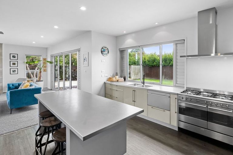 Photo of property in 24 Okarito Avenue, Levin, 5510