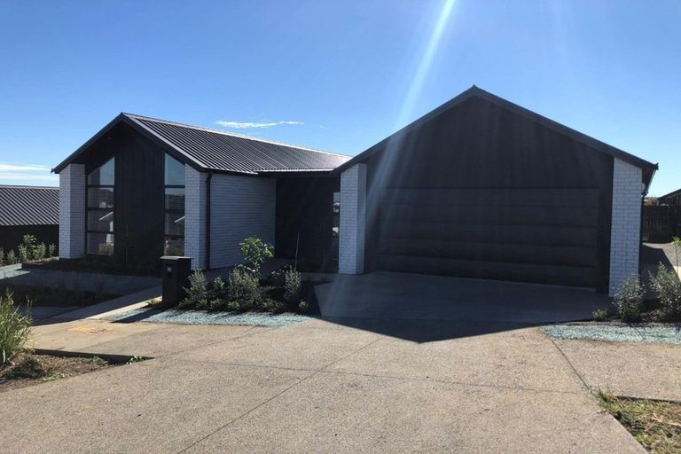 Photo of property in 10 Fetter Lane, Paerata, 2124