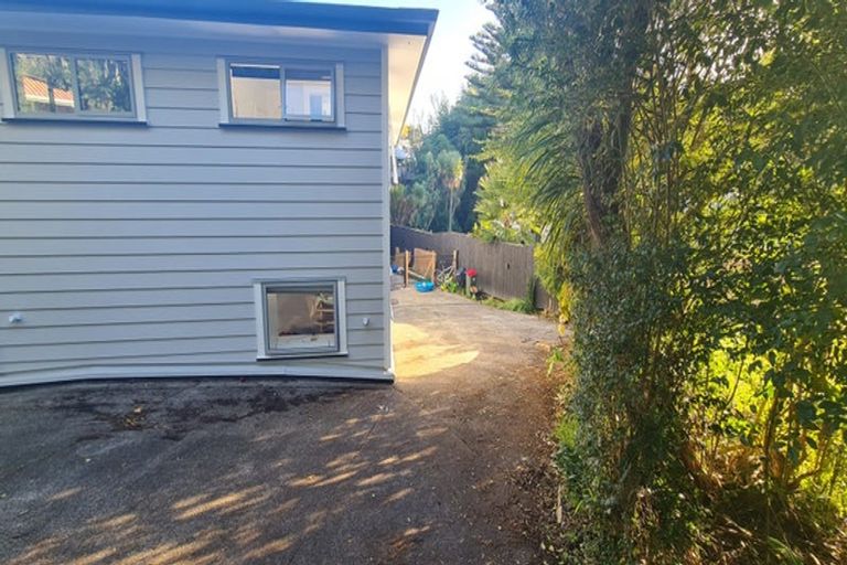 Photo of property in 1/4 James Scott Place, Te Atatu South, Auckland, 0602