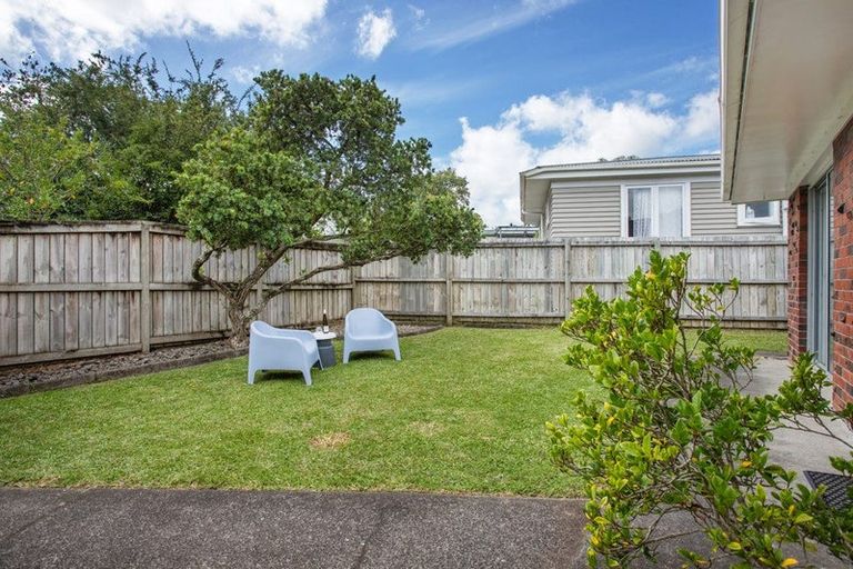 Photo of property in 1/61 Mcclintock Road, Massey, Auckland, 0614