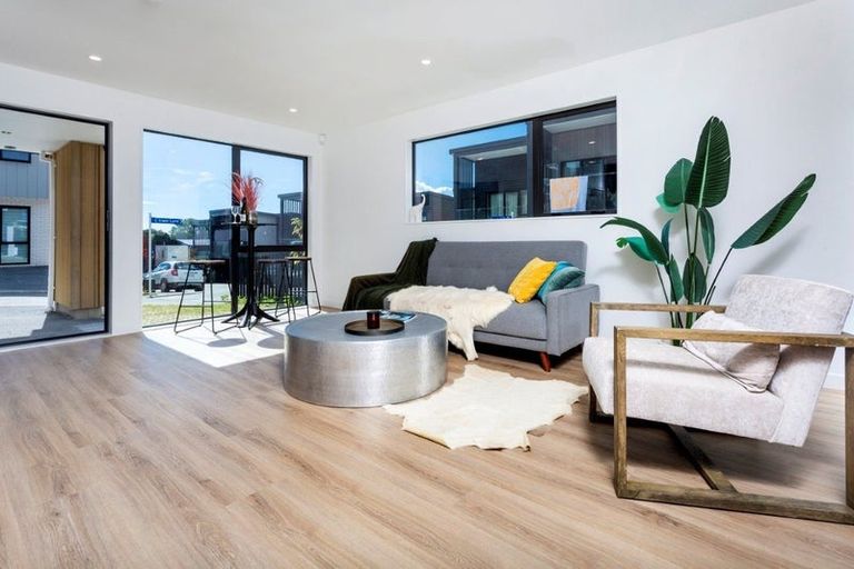 Photo of property in 2 Irwin Lane, Windsor Park, 0632