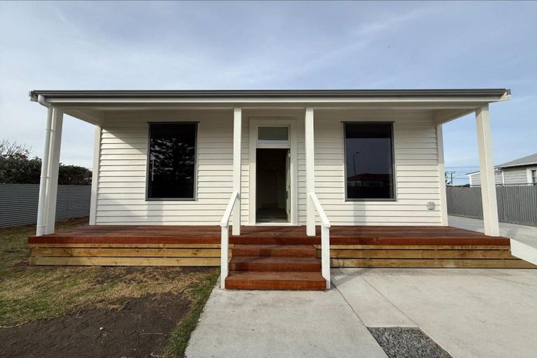 Photo of property in 87 Hinau Street, Castlecliff, Wanganui, 4501