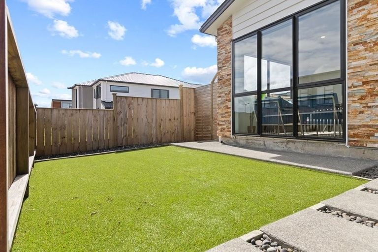 Photo of property in 51 Turret Lane, Hobsonville, Auckland, 0616
