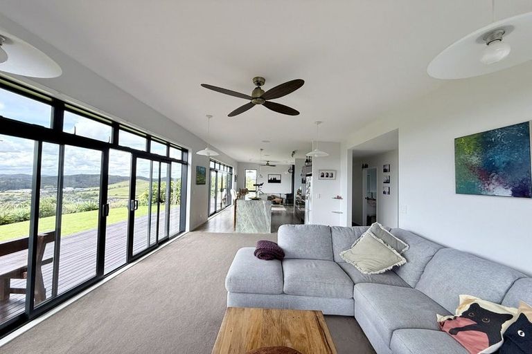 Photo of property in 157 Tui Glen Road, Haruru, 0204