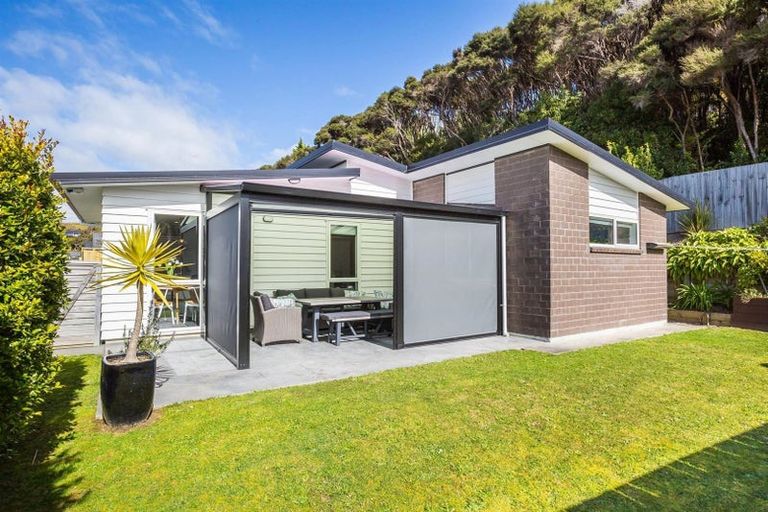 Photo of property in 11 Banks Boulevard, Whitby, Porirua, 5024
