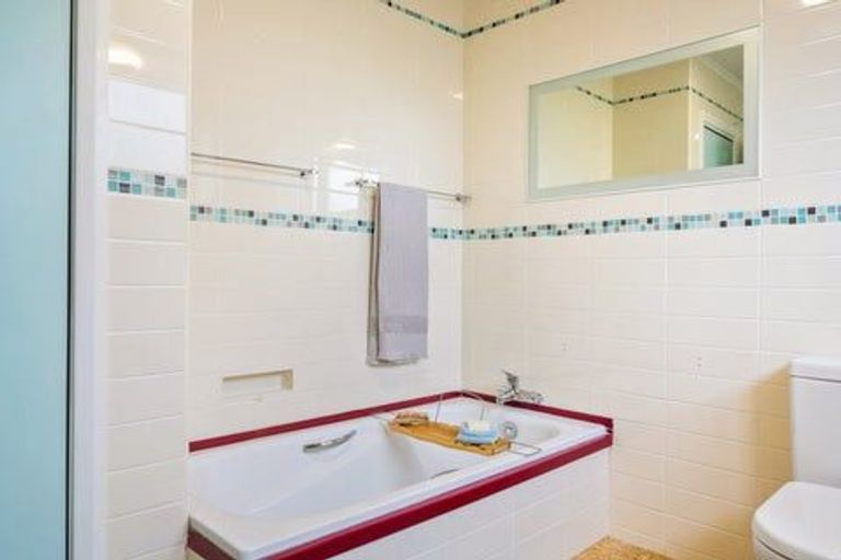 Photo of property in 25 Fraser Crescent, Elderslea, Upper Hutt, 5018