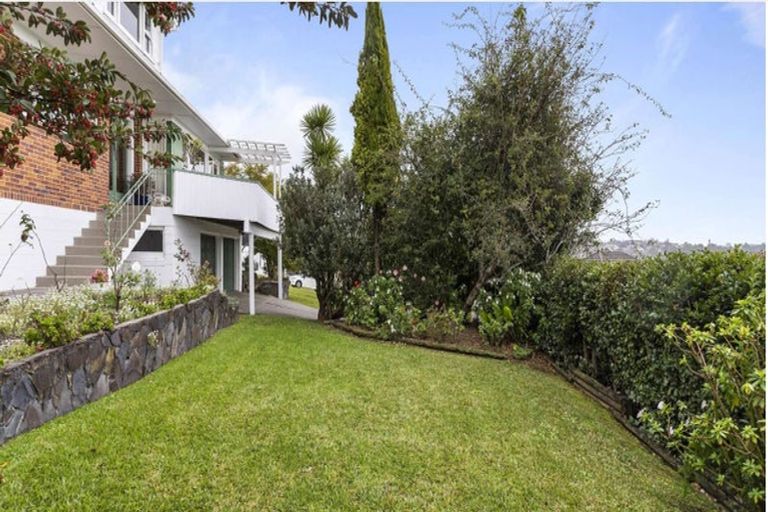 Photo of property in 4 Alton Avenue, Hillcrest, Auckland, 0627