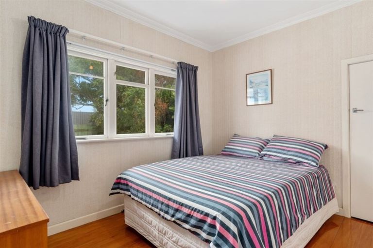Photo of property in 4 Pitau Road, Mount Maunganui, 3116