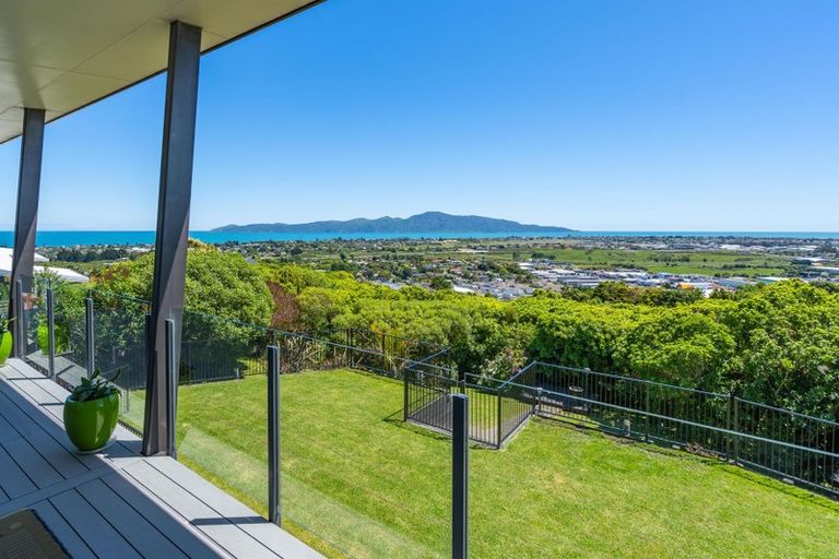 Photo of property in 7 Ocean Vista Lane, Paraparaumu, 5032
