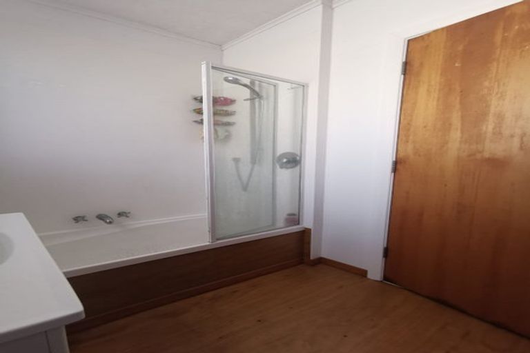 Photo of property in 219 Cambridge Terrace, Naenae, Lower Hutt, 5011