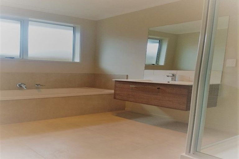 Photo of property in 10 Apostle Mews, Papamoa, 3118