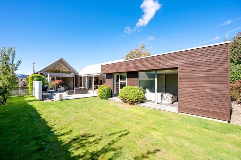 Photo of property in 125 Meadowstone Drive, Wanaka, 9305