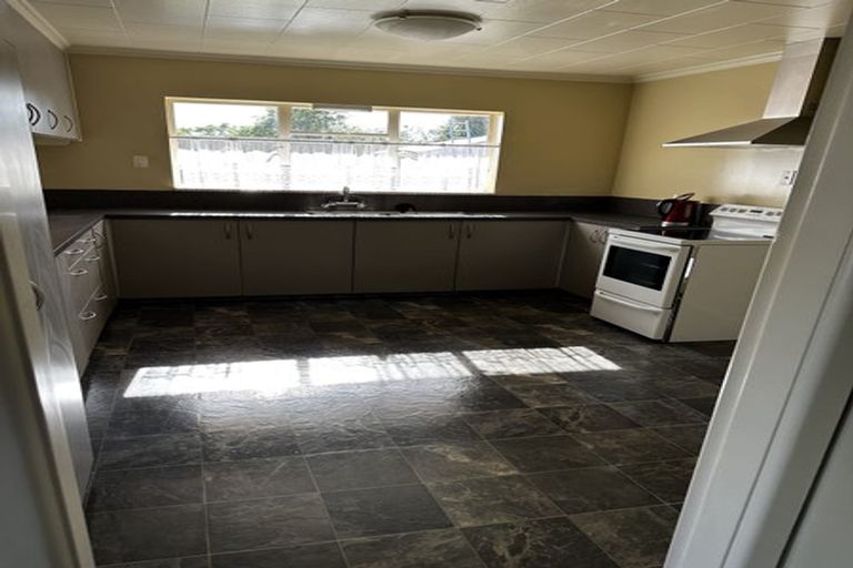 Photo of property in 11 Lyndhurst Crescent, Aranui, Christchurch, 8061
