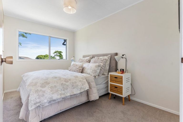 Photo of property in 86 Finlayson Avenue, Clendon Park, Auckland, 2103