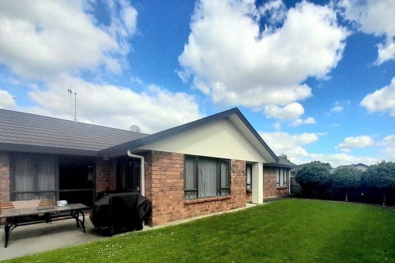 Photo of property in 37 Branigan Parade, Kelvin Grove, Palmerston North, 4414