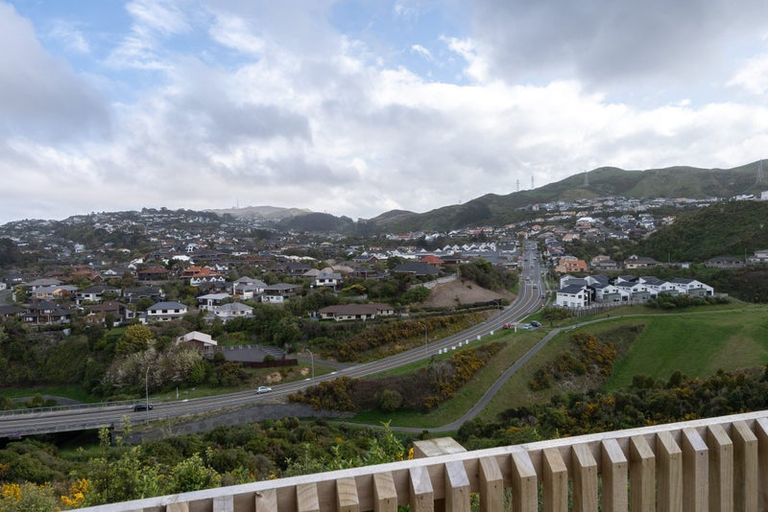 Photo of property in 50 Farnworth Terrace, Glenside, Wellington, 6037