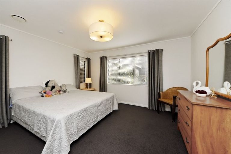 Photo of property in 27 Maurice Borich Place, Henderson, Auckland, 0610