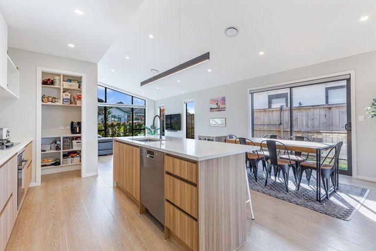 Photo of property in 74 Vinistra Road, Huapai, Kumeu, 0810