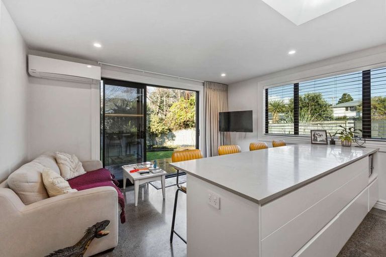 Photo of property in 39 Belt Road, Moturoa, New Plymouth, 4310