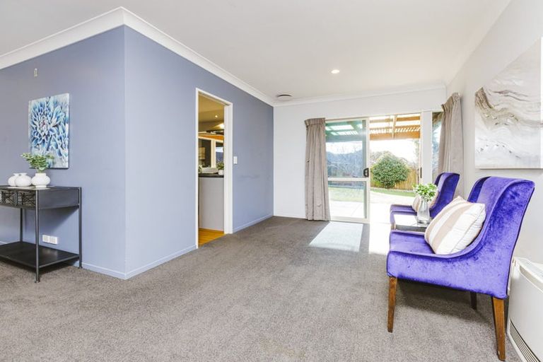 Photo of property in 35 Croftview Road, Wattle Downs, Auckland, 2103