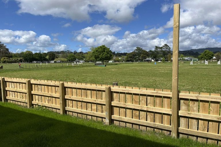 Photo of property in 35 Tabitha Crescent, Henderson, Auckland, 0612