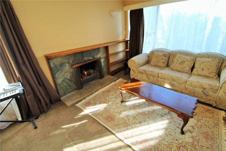 Photo of property in 50 Marlborough Avenue, Glenfield, Auckland, 0629