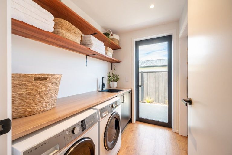 Photo of property in 39 Pounamu Avenue, Albert Town, Wanaka, 9305