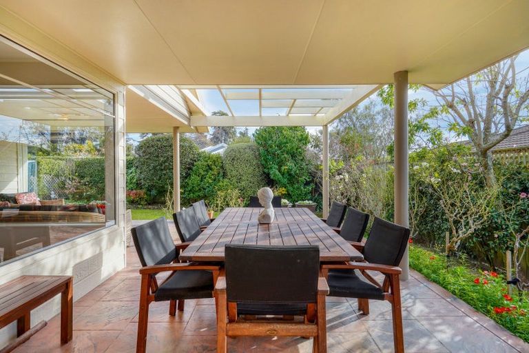 Photo of property in 2 Fulford Place, Havelock North, 4130