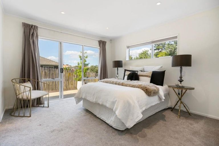 Photo of property in 16 Whitford Road, Howick, Auckland, 2014