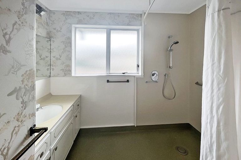 Photo of property in 4 Woodfield Avenue, Roslyn, Palmerston North, 4414