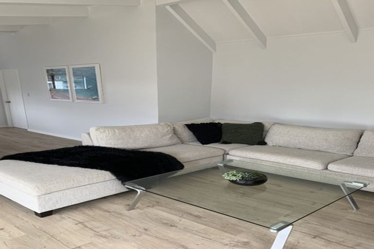 Photo of property in 5 Frosses Place, Massey, Auckland, 0614