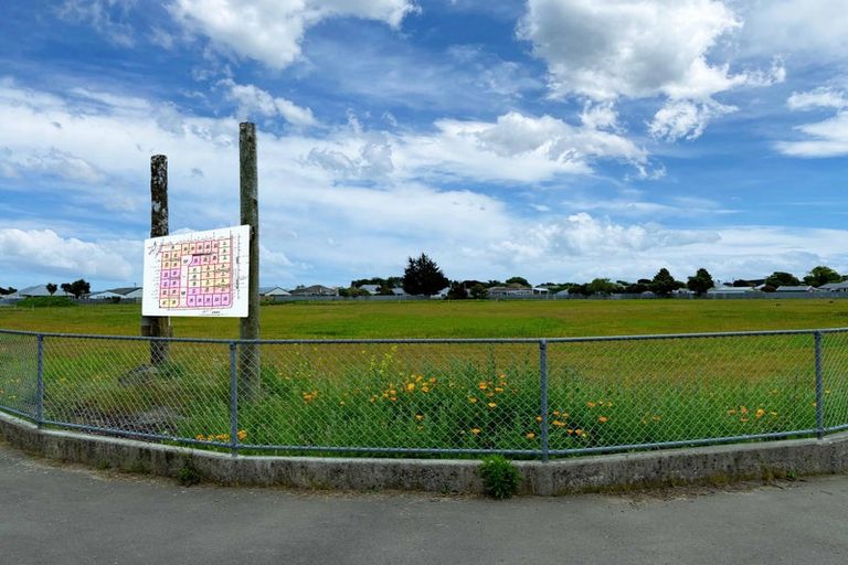 Photo of property in 68 Wattle Drive, New Brighton, Christchurch, 8083