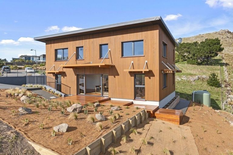 Photo of property in 1 Parkridge Place, Mount Pleasant, Christchurch, 8081