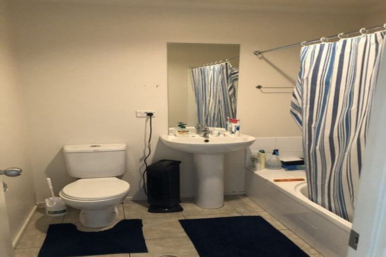 Photo of property in 6/4 Keeling Road, Henderson, Auckland, 0612