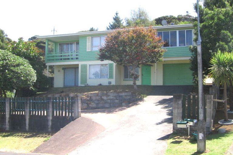 Photo of property in 33 Noeleen Street, Glenfield, Auckland, 0629