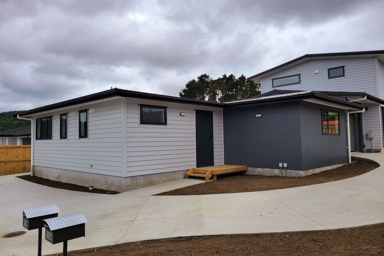 Photo of property in 18 Paihere Street, Huapai, Kumeu, 0810