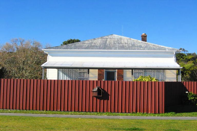 Photo of property in 13 Palmerston Street, Greymouth, 7805